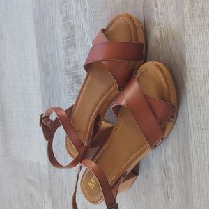 Mia Susan Wood clog size 8.5M